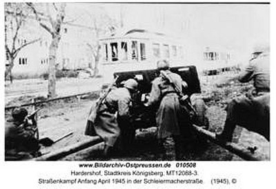 Копия ID010508-Hardershof_Strassenkampf_Anfang_April_1945_in_der_Schleiermacherstrasse_SCAN.JPG