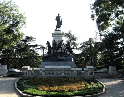 Севастополь. Памятник Графу Тотлебену в настоящее время.jpg
