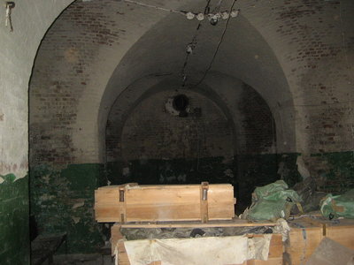 арочный зал над подвалами