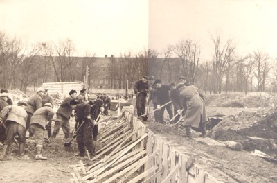 Строительство &quot;Северной&quot; трибуны, на заднем плане ДД1, 1960 год