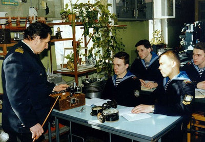 Один из старейших преподователей КМУ,Касперович Виктор Казимирович(Судовые ДВС),обучивший не одно поколение курсантов.