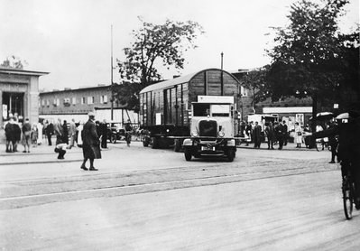 Nochmals das Culemeyer-Gespann mit dem Henschel 33 DO in Königsberg anlässlich der Ostmesse.jpg