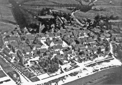 3 Allenburg, Luftaufnahme vor der Zerstoerung.jpg
