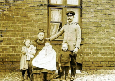 Кенигсберг.Солдатская семья.1913год.