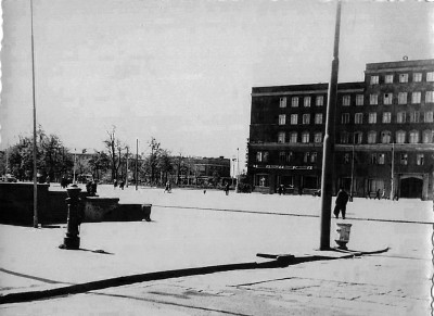 площадь победы и мэрия 1960-2.jpg